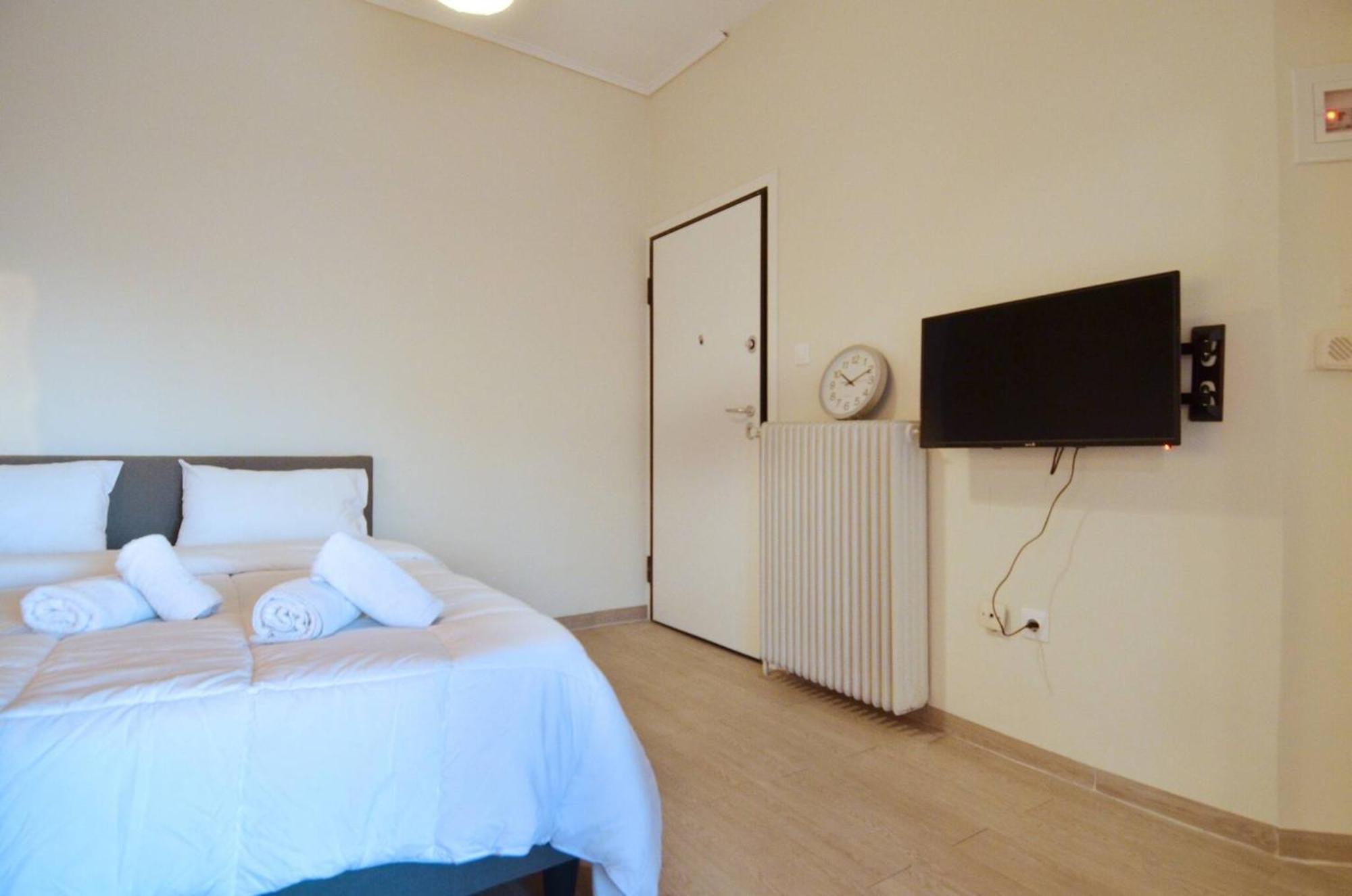 Appartamento A Minimal Retire At Kypseli With An Amazing View Atene Esterno foto